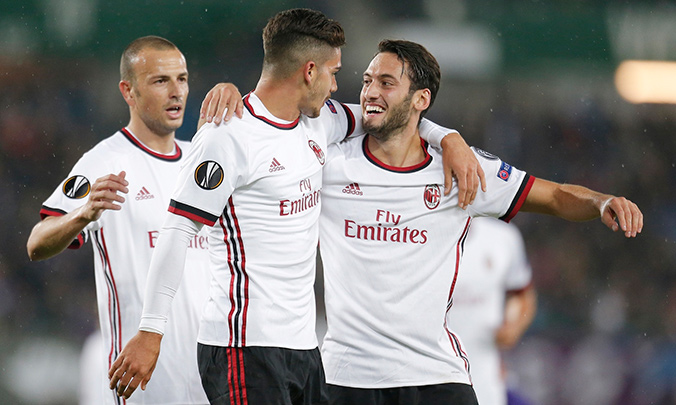 LIGA EUROPA: Com três de André Silva, Milan goleia na Áustria na 1ª rodada