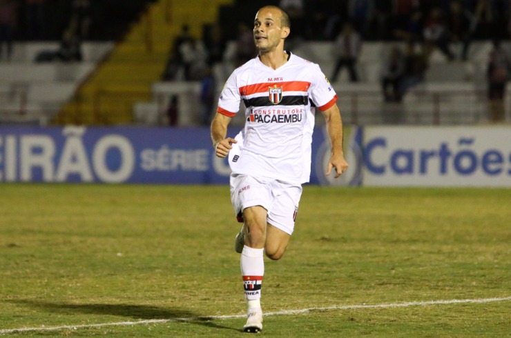 Série B: Paysandu fica próximo de Morais, ex-meia do Corinthians