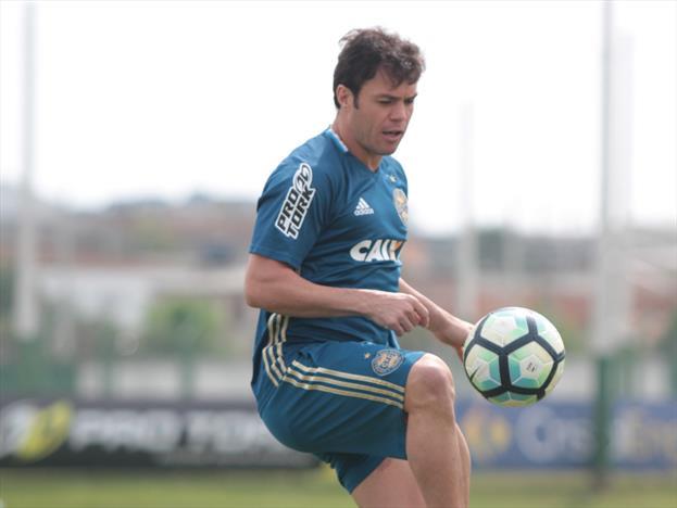 Polêmica! Kleber, do Coritiba, é punido com dois jogos por alfinetar o STJD