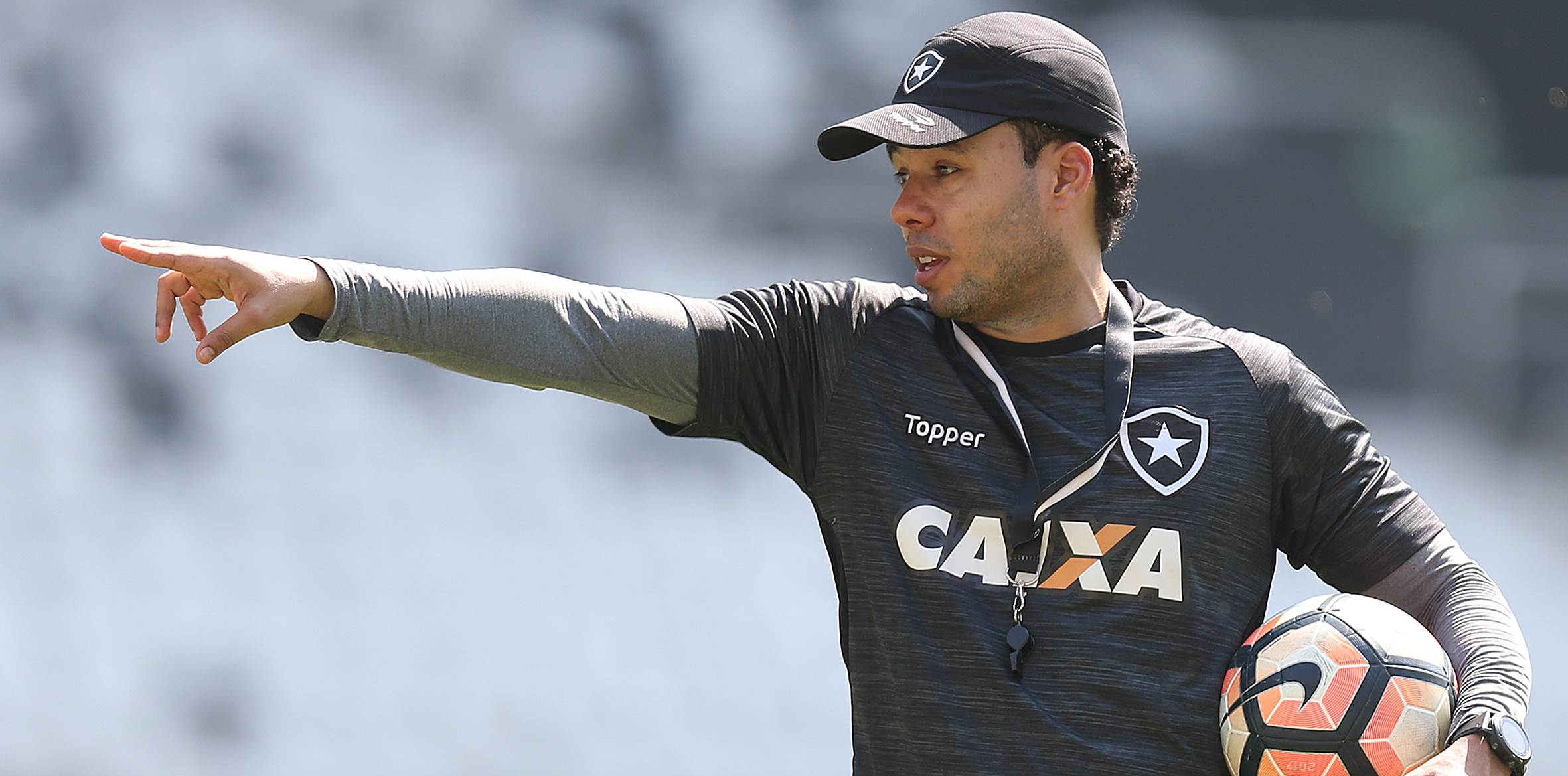 Jair Ventura fecha treino e evita confirmar reservas do Botafogo contra o Santos