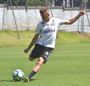 Gilson Kleina fecha treino da Ponte Preta e promete surpresas contra o Atlético-GO