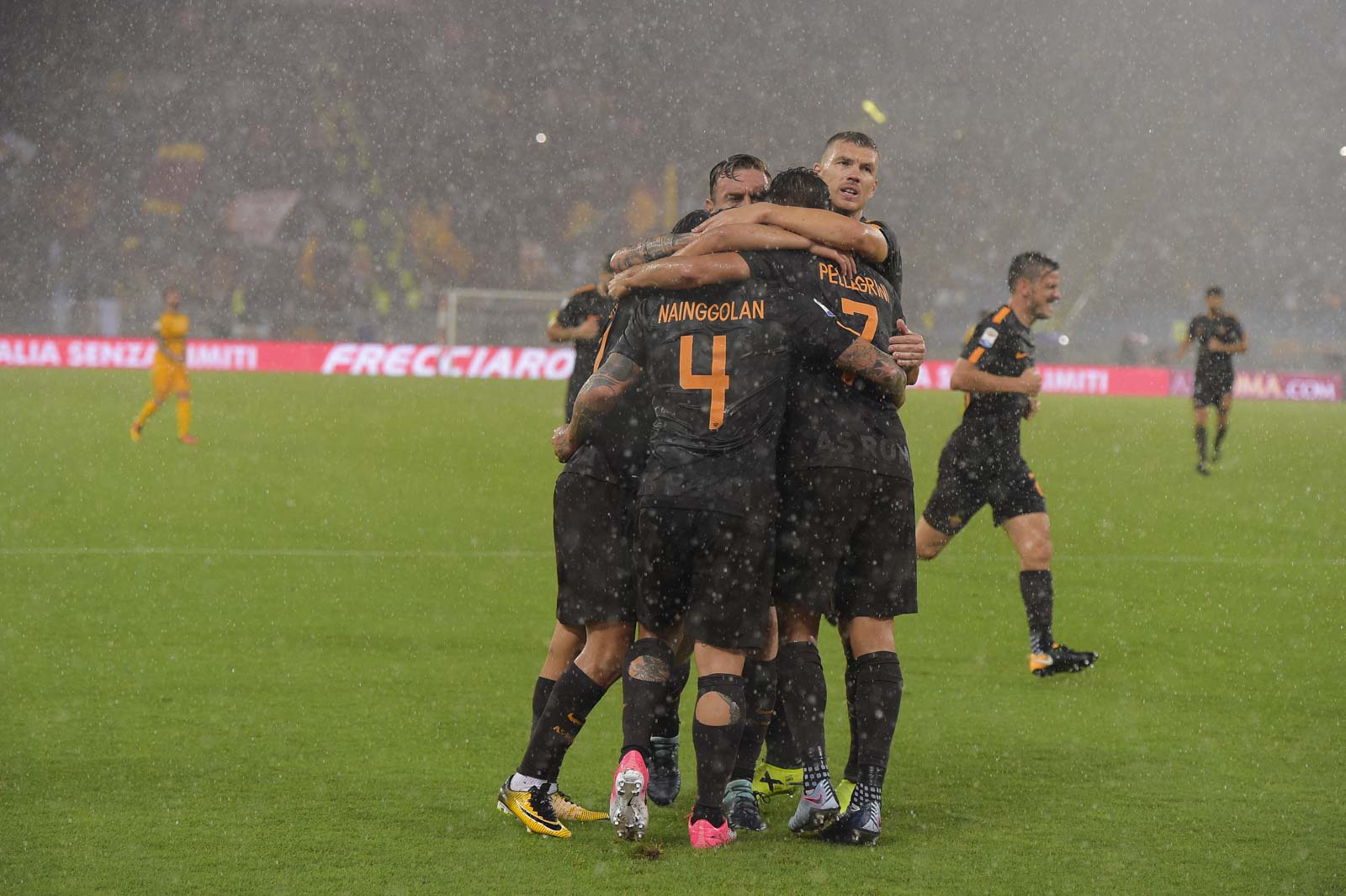 ITALIANO: Roma bate Verona por 3 a 0 com 2 gols de Dzeko