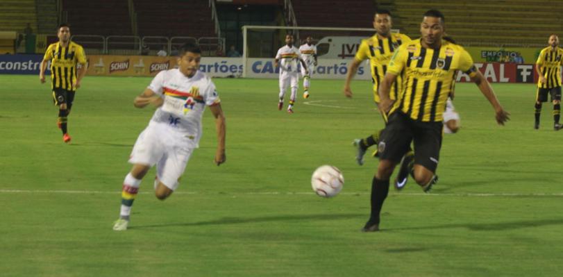 No final do jogo o Sampaio aproveitou os espaços e marcou o gol da vitória em cima do Voltaço