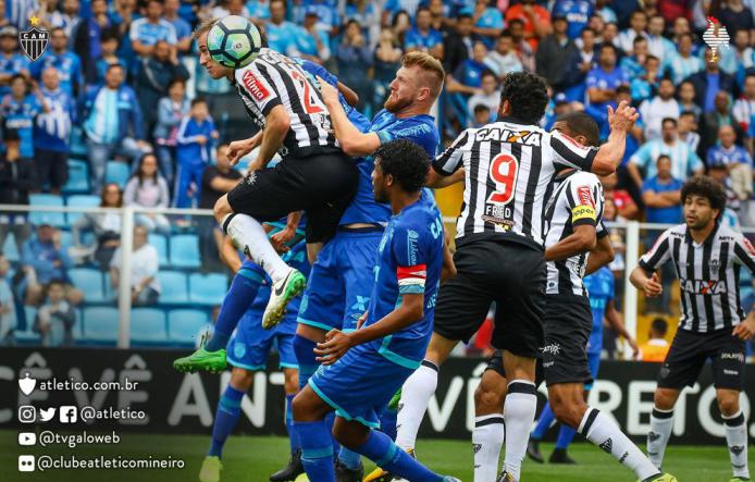 Rogério Micale enaltece 'manual de domínio', mas lamenta empate do Atlético-MG