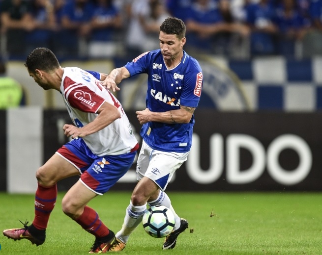 O meia Thiago Neves teve uma atuação apagada e ainda perdeu um pênalti no segundo tempo