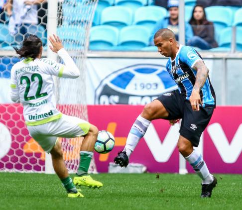 Grêmio jogou com time misto e perdeu para a Chapecoense