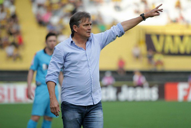 Criciúma demite técnico uma semana após a derrota em casa na Série B