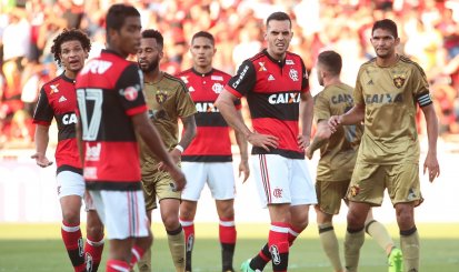 Rhodolfo admite cabeça na final, mas pede foco ao Flamengo contra a Chapecoense