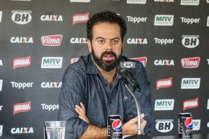 Presidente do Atlético-MG comemora aprovação de conselheiros para construir arena
