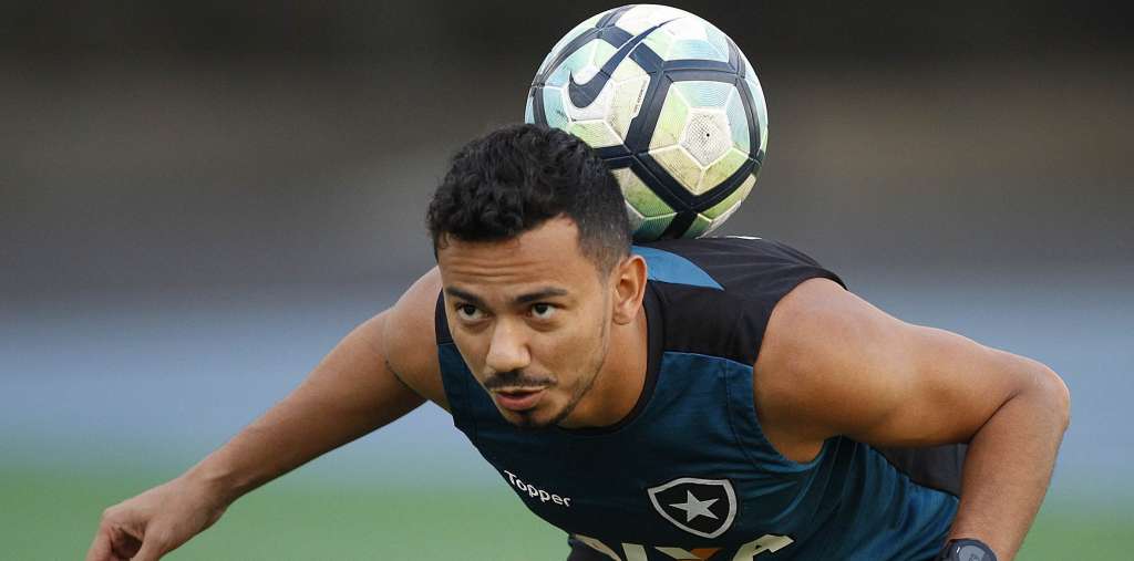 Lindoso prevê jogo difícil para o Botafogo na Libertadores