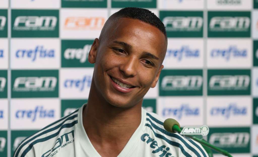 Deyverson aceitou as cobranças da torcida palmeirense