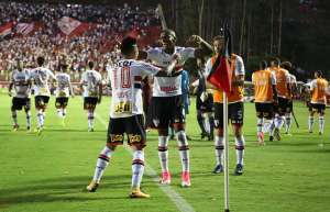 São Paulo 'esquece' situação ruim em preparação para clássico