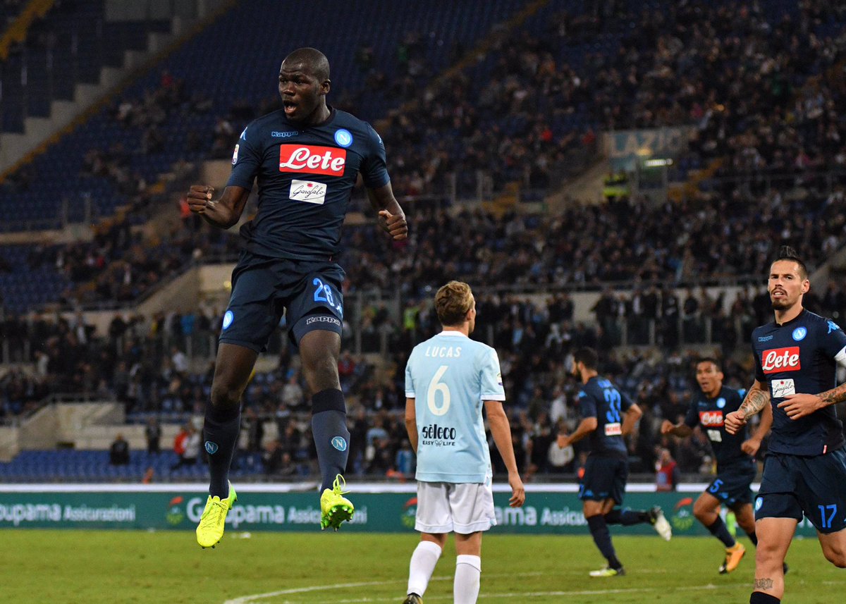 ITALIANO: Napoli faz 3 em 15 minutos, vence Lazio e segue líder; Juventus está na cola