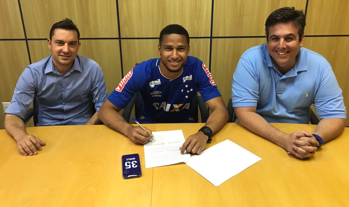 Cruzeiro anuncia renovação contratual do zagueiro Murilo até o fim de 2021
