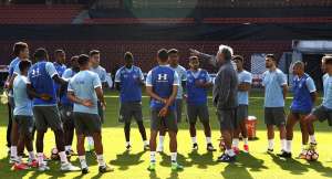 Abel faz mistério e fecha último treino do Fluminense antes de pegar a LDU