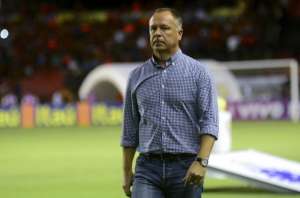 De olho na final da Copa do Brasil, Mano Menezes poupa trio no Cruzeiro