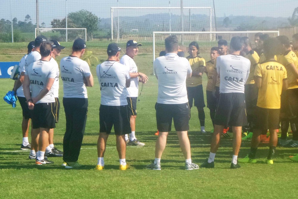 Série B: Criciúma viaja definido e Beto Campos promove seis mudanças