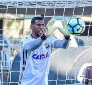 Aranha continua de fora por contusão