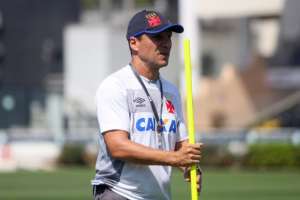 Sem Wagner, Zé Ricardo faz mistério no Vasco para encarar o Sport