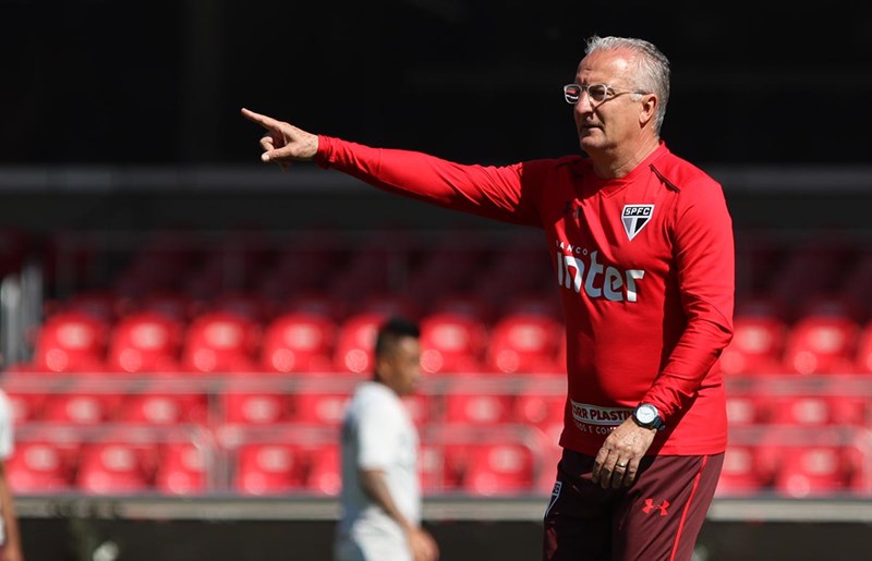 Dorival minimiza provocação de Arana: 'Motivação é vestir a camisa do São Paulo' 2 0002050269074 img