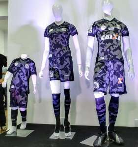Em apresentação de 3º uniforme, Modesto fala sobre futuro de L. Lima e Levir Culpi