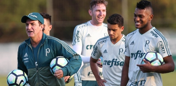 Cuca defende cobranças internas do time sobre Borja no Palmeiras