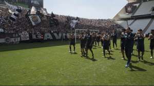Com apoio da torcida, Corinthians fecha preparação para clássico sem mistério
