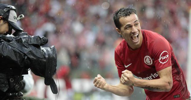 Leandro Damião ganhou disputa de cabeça e fez gol da vitória do Clorado sobre o Timbu