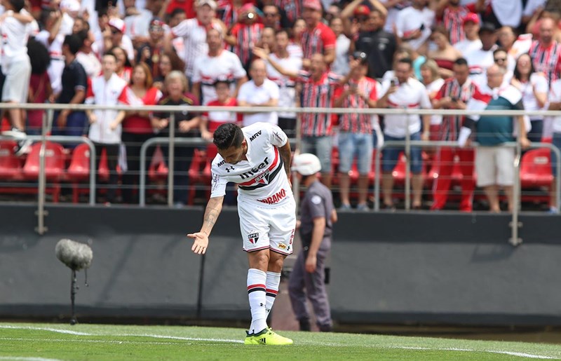 Petros foi um dos destaques diante do Corinthians