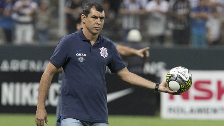 Carille evitou dizer se Clayson ganhará uma vaga no time depois do gol marcado neste domingo