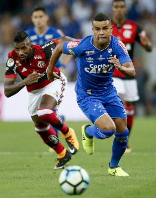 Cruzeiro e Flamengo correm atrás do título da Copa do Brasil