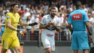 São Paulo reúne imagens e vai protestar na CBF contra arbitragem do clássico