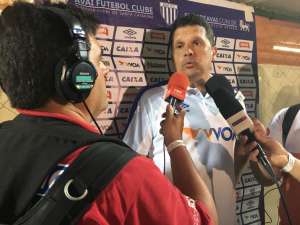 Claudinei Oliveira comemora empate do Avaí: “Ponto conquistado”