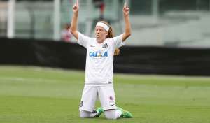 Paulista Feminino: Atacante do Santos revela sacrifícios na busca pelo título