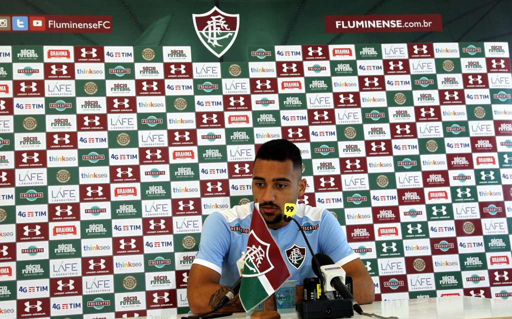 Incomodado com situação do Flu, Robinho prega trabalho: 'Só nós podemos reverter'