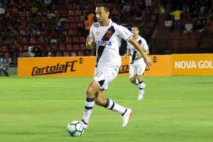 'Frustrado' com empate, Nenê mantém vaga na Libertadores como objetivo do Vasco