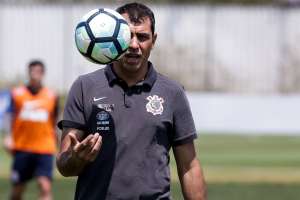 Jô dá susto e Carille testa o Corinthians sem Gabriel e Jadson