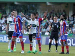 Atlético-GO, Coritiba e Ponte Preta já somam mais de 50% de chances de rebaixamento