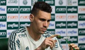 Volante do Palmeiras diz que clássico deve eliminar um concorrente ao título