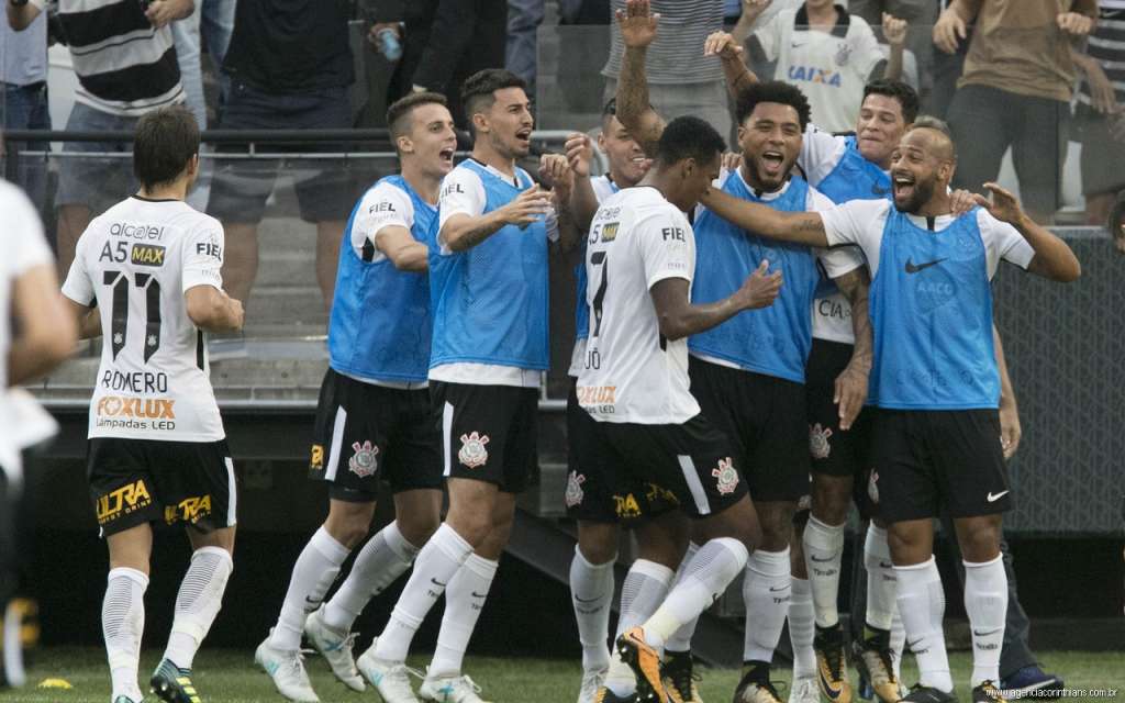 Corinthians pode ser o time que mais liderou o Brasileirão em uma única edição