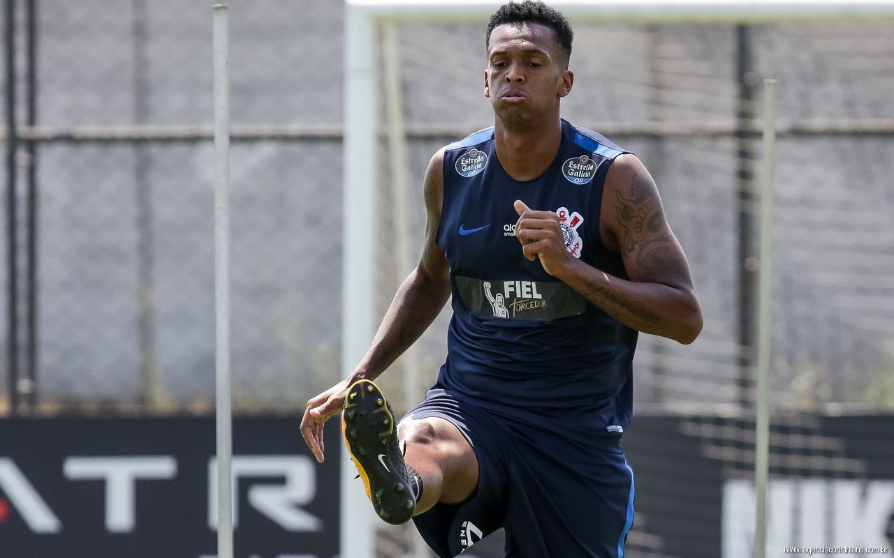 Jô sofre estiramento na coxa e vira desfalque do Corinthians por dez dias