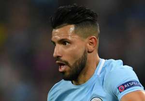 Atacante do Manchester City sofre acidente de carro na Holanda