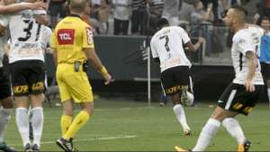 Corinthians procura no exterior por um reserva para Jô em 2018