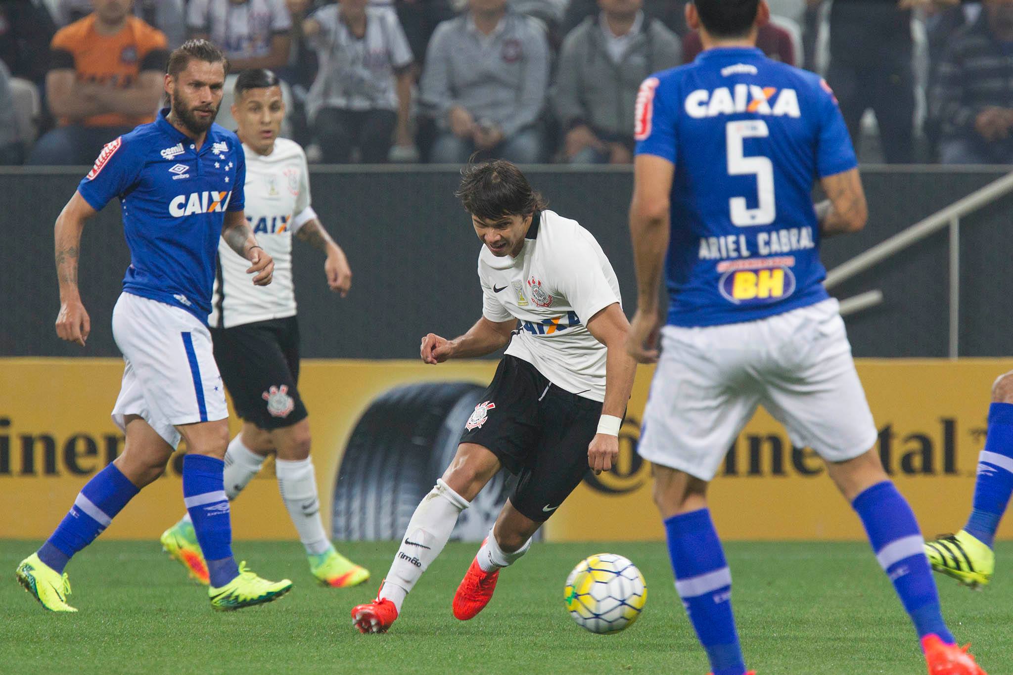 Corinthians quer se aproveitar da ressaca do Cruzeiro para disparar na liderança