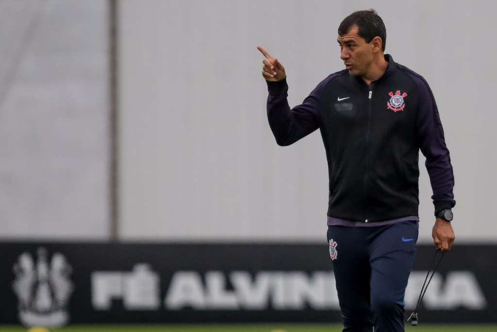 Corinthians não se ilude com clima de festa do Cruzeiro e espera jogo difícil