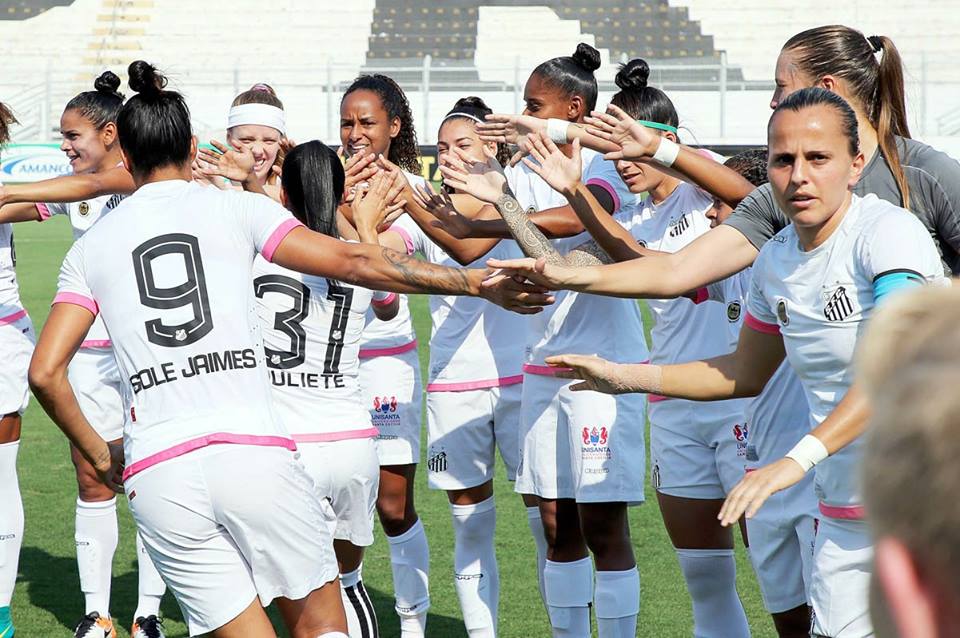 Diferente da temporada passada, o Santos tenta levar a melhor para ficar com o título