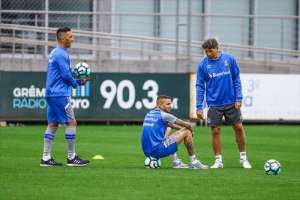 Renato Gaúcho confirma estreia de ex-Corinthians e lamenta baixas