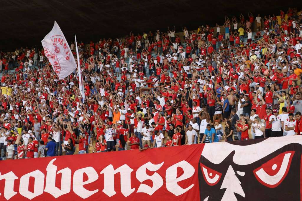 Jogadores esperam que torcida do Vila Nova compareça em maior número nos próximos jogos