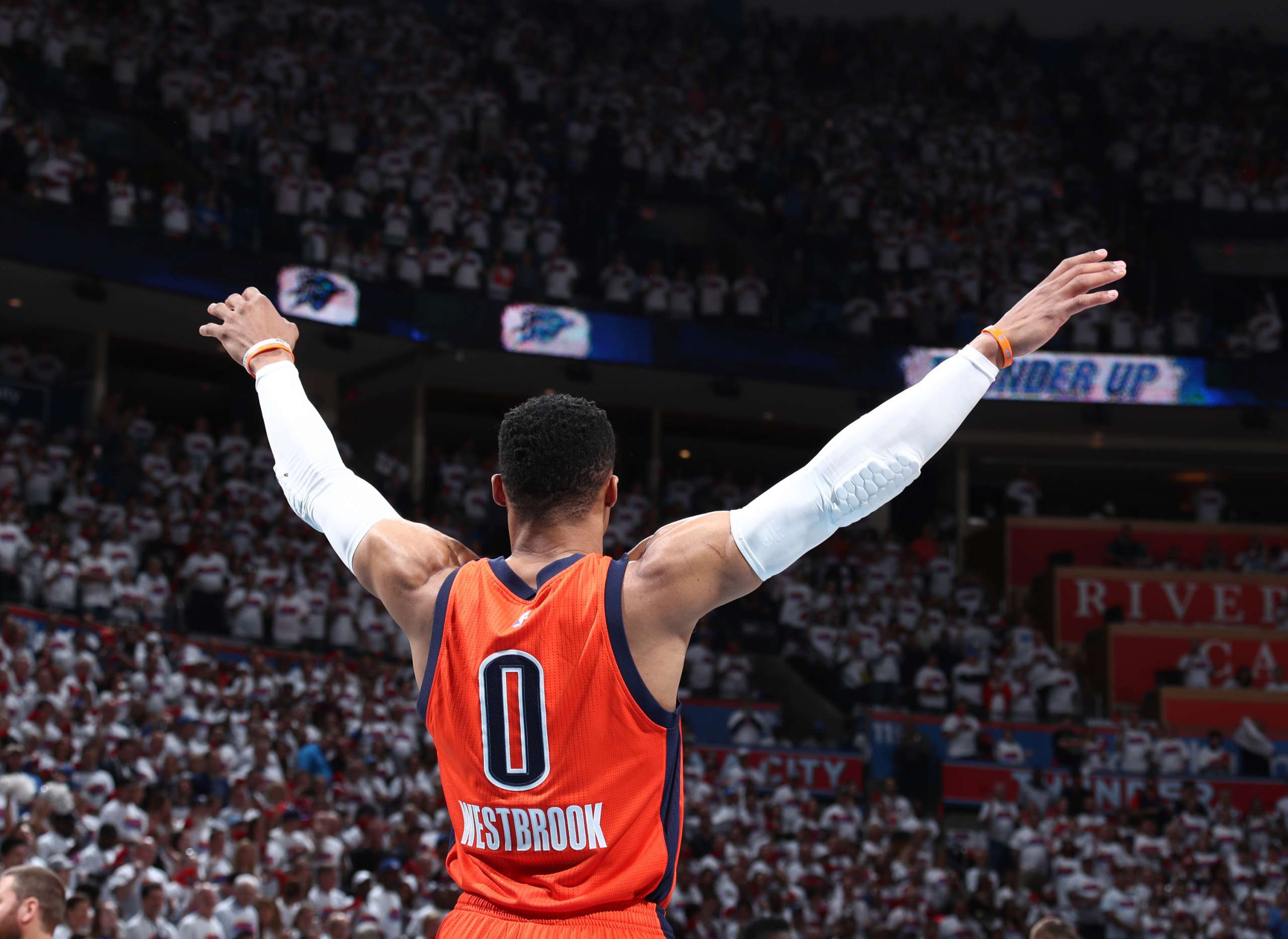 Basquete: Westbrook renova por cinco anos com o Thunder e receberá salário recorde na NBA