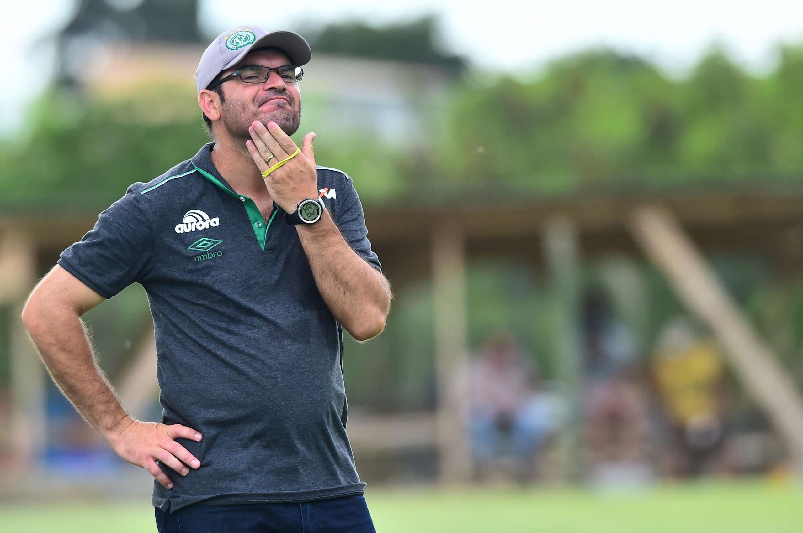 Emerson Cris aposta no esquema defensivo para segurar Vasco em São Januário vazio